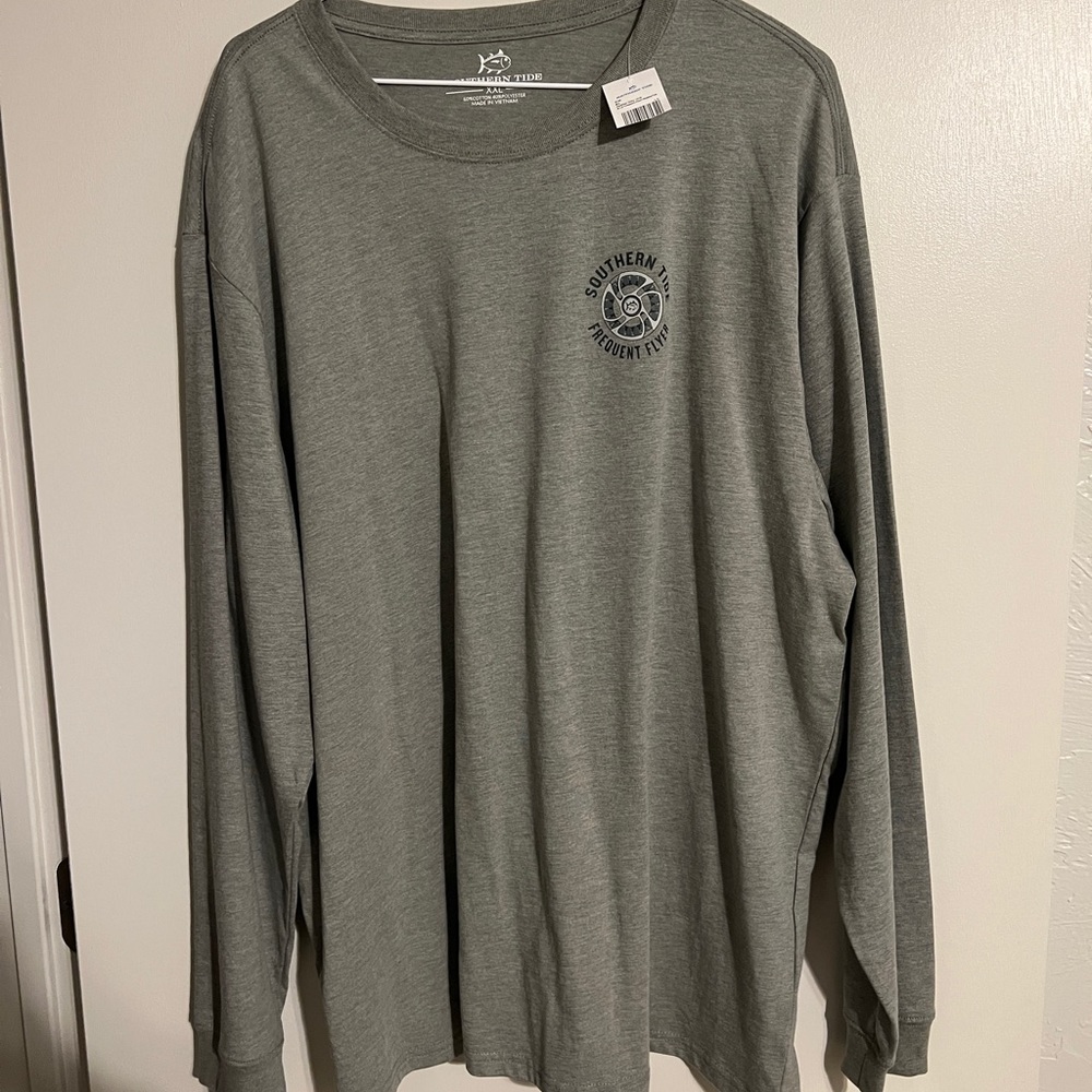 Southern Tide “Frequent Flyer” Heather Tee. Never worn, NWT.
